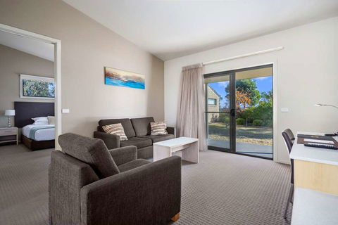 Quality Suites Point Cook Seasons 5 - New Castle Tourism 10