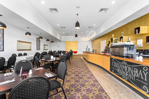 Quality Suites Point Cook Seasons 5 - New Castle Tourism 15