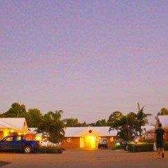 Emerald Maraboon Motor Inn - New Castle Tourism 0