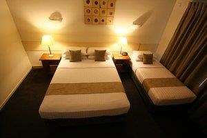 Emerald Maraboon Motor Inn - New Castle Tourism 9