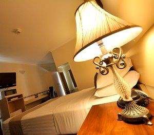 Emerald Maraboon Motor Inn - New Castle Tourism 11