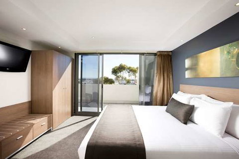 Mantra Tullamarine Hotel - New Castle Tourism 1