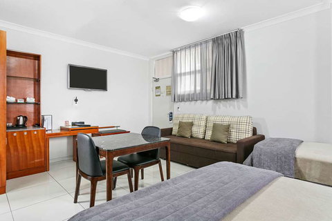 Comfort Inn & Suites Burwood - Newcastle Accommodation 7