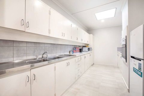 Nightcap at Coolaroo Hotel - New Castle Tourism 1