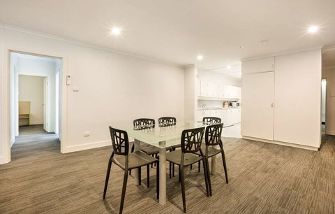 Nightcap at Coolaroo Hotel - New Castle Tourism 3