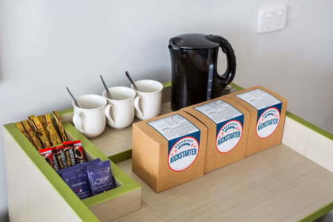 Nightcap at Coolaroo Hotel - New Castle Tourism 17