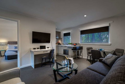Crest on Park - Newcastle Accommodation 3