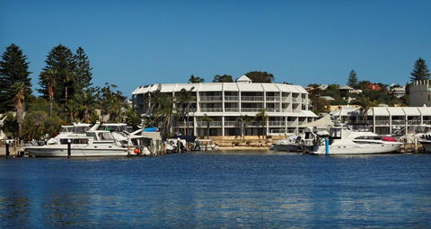 Pier 21 Apartment Hotel - New Castle Tourism 0