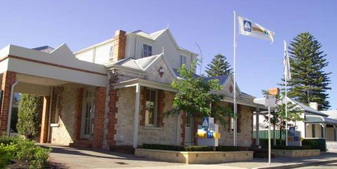 Pier 21 Apartment Hotel - New Castle Tourism 1