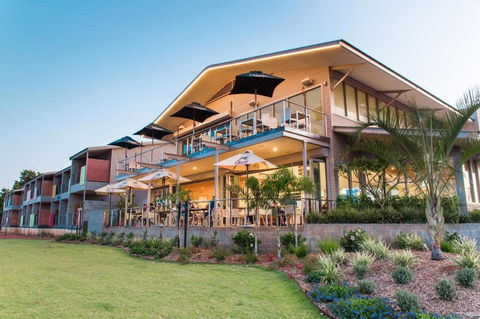 Onslow Beach Resort - New Castle Tourism 2