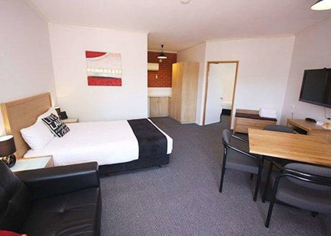 Comfort Inn Lady Augusta - Newcastle Accommodation 4