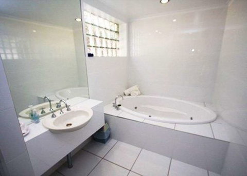 Comfort Inn Lady Augusta - Newcastle Accommodation 10