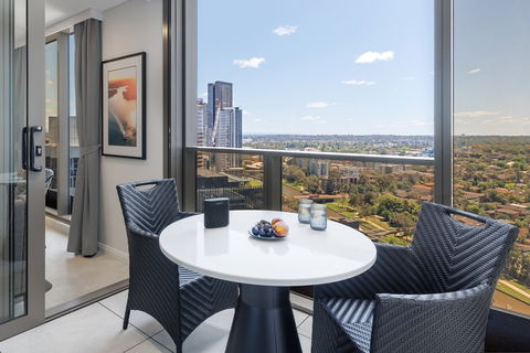Meriton Suites George St - Newcastle Accommodation 5
