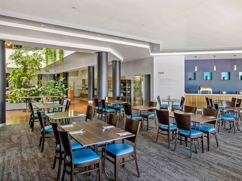 Novotel Darwin Atrium - New Castle Tourism 11