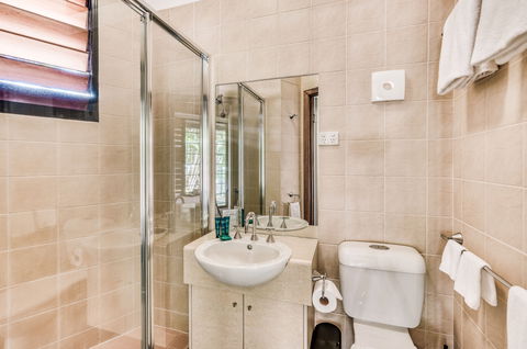 Palms City Resort - New Castle Tourism 8