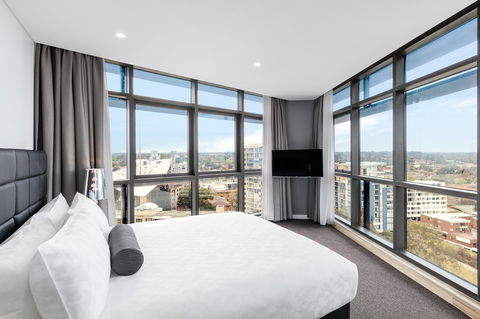 Meriton Suites Church Street, Parramatta - Newcastle Accommodation 3