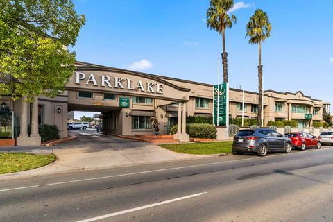 Quality Hotel Parklake Shepparton - New Castle Tourism 1