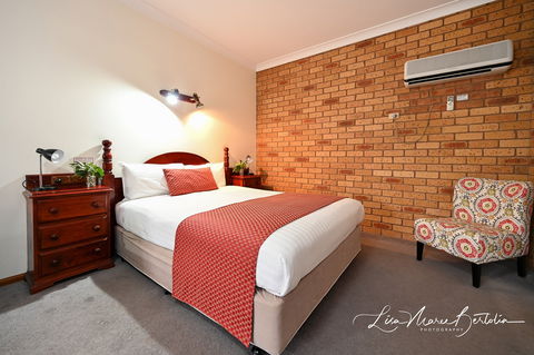 Narrandera Club Motor Inn - New Castle Tourism 1