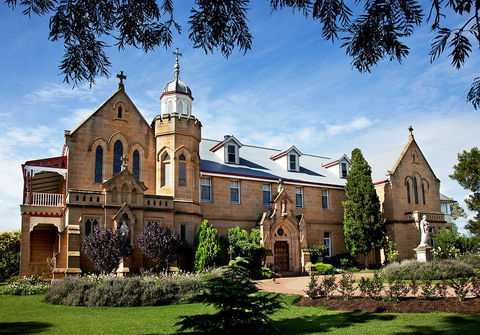 Abbey Boutique Hotel - New Castle Tourism 0