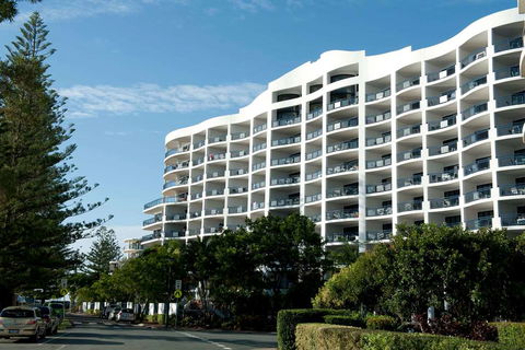 Ramada Resort Golden Beach - New Castle Tourism 0