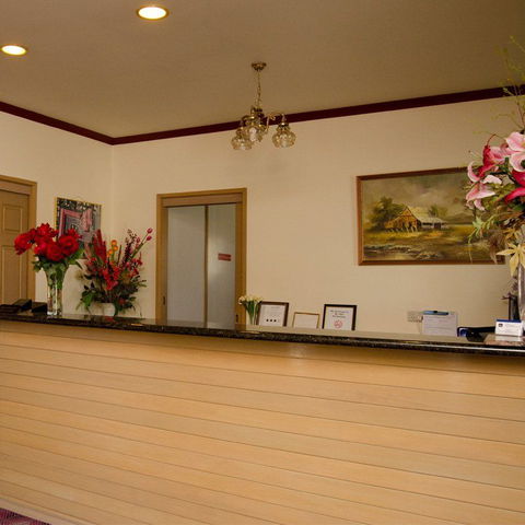 Pines Country Club Motor Inn - New Castle Tourism 1