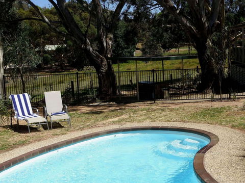 Golden Heritage Motor Inn & Cottages - New Castle Tourism 0