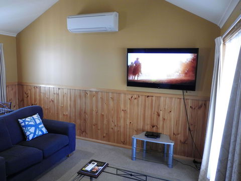 Golden Heritage Motor Inn & Cottages - New Castle Tourism 7