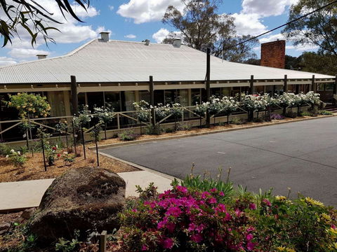 Golden Heritage Motor Inn & Cottages - New Castle Tourism 11