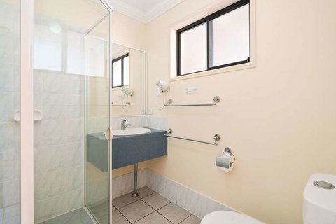 Econo Lodge Waterford - Newcastle Accommodation 13