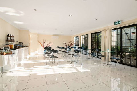 Econo Lodge Waterford - Newcastle Accommodation 14