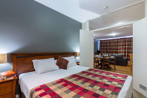 Mont Clare Boutique Apartments - Newcastle Accommodation 4