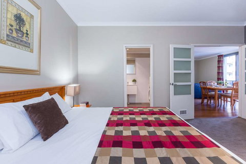 Mont Clare Boutique Apartments - Newcastle Accommodation 7