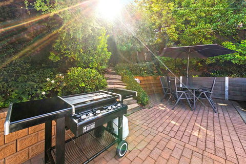 Best Western Cathedral Motor Inn - New Castle Tourism 16