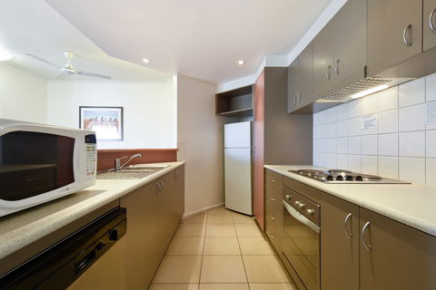 Metro Advance Apartments & Hotel - New Castle Tourism 4