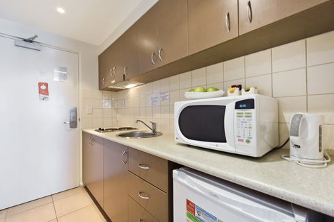 Metro Advance Apartments & Hotel - New Castle Tourism 6