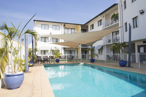 Metro Advance Apartments & Hotel - New Castle Tourism 13