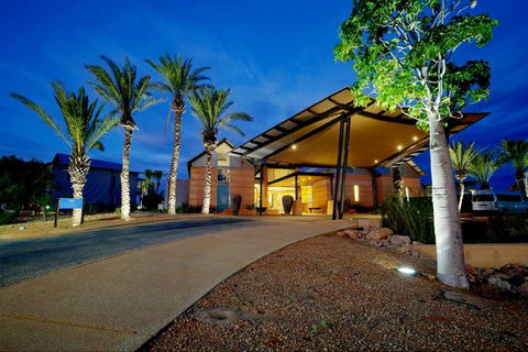 Mantarays Ningaloo Beach Resort - New Castle Tourism 1