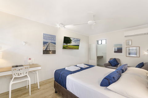 Beach House Motel - Newcastle Accommodation 1