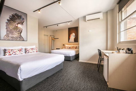 Nightcap at The Charles Hotel - New Castle Tourism 2