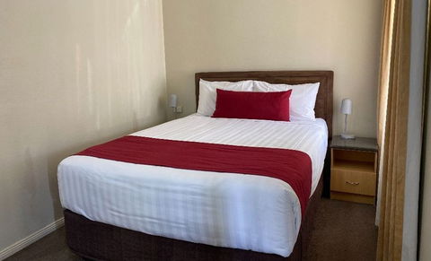 Ashton Townhouse Motel & Suites Tumut - Newcastle Accommodation 1