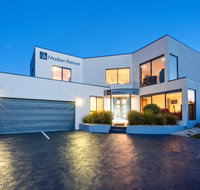 Madsen Retreat - Newcastle Accommodation