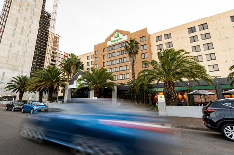Holiday Inn Parramatta - New Castle Tourism 1