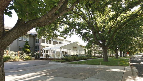 Forrest Hotel & Apartments - New Castle Tourism 0
