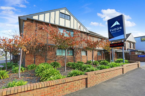 Tudor Motor Inn - New Castle Tourism 1