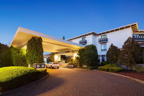 Ramada By Wyndham Diplomat Canberra - New Castle Tourism 0