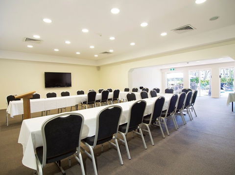 Oaks Oasis, Caloundra - New Castle Tourism 4
