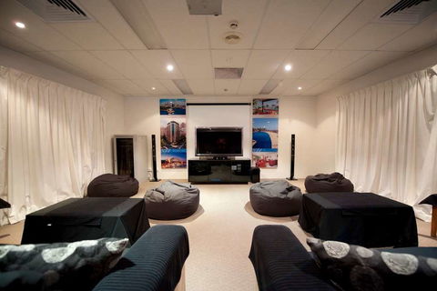 Ramada Resort Golden Beach - New Castle Tourism 3