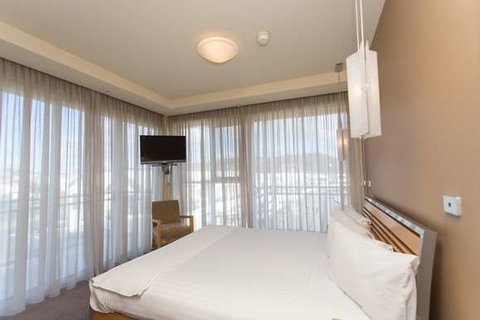 Peppers Seaport Hotel - Newcastle Accommodation 1