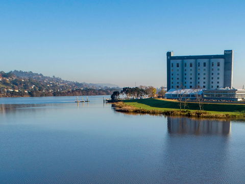 Peppers Silo Launceston - New Castle Tourism 0