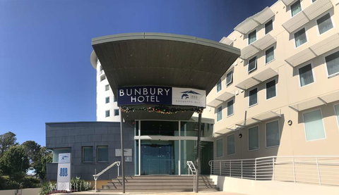 Bunbury Hotel Koombana Bay - New Castle Tourism 0